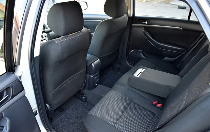 Toyota Avensis cena 18900 przebieg: 220000, rok produkcji 2006 z Elbląg małe 704